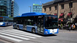 linja-auto Helsingin keskustassa