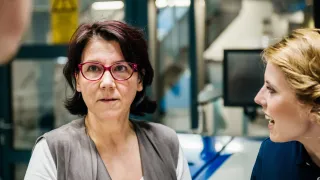 Työ, tekoäly ja ihminen -verkkovalmennus.