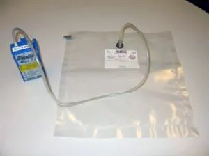 Laminaattipussin venttiili kiinnitettynä pumpun ulospuhallusventtiiliin.