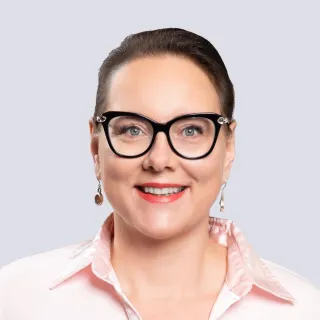 Henkilökuva Elina Virtanen.