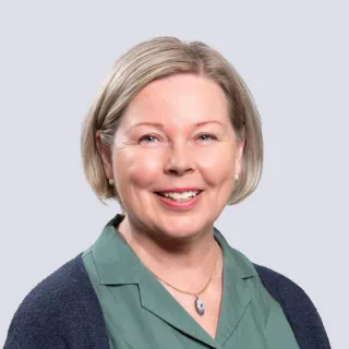 Henkilökuva Nina Lapveteläinen.